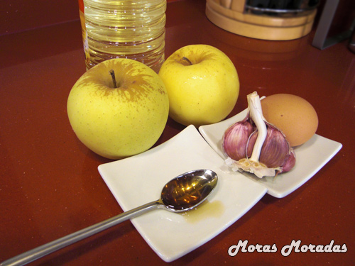 ingredientes salsa mayonesa con ajo y manzana