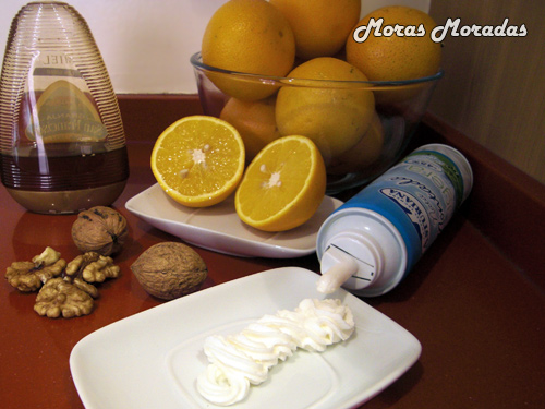 ingredientes para hacer naranjas con nata, miel y nueces