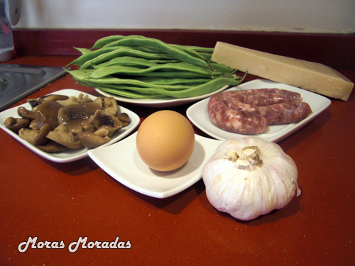 ingredientes nido de judías con salchichas y shitakes
