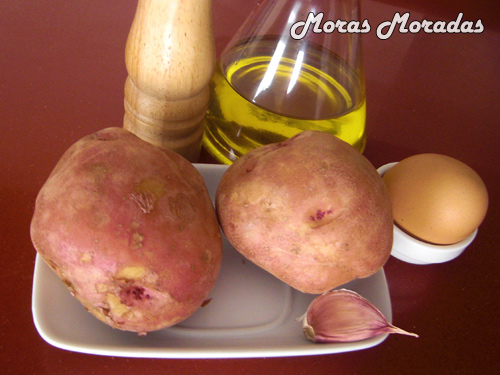 ingredientes para hacer patatas bravas