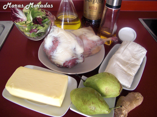 ingredientes para hacer triángulos rellenos de pato y pera